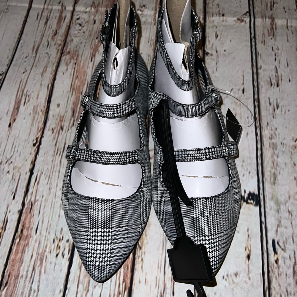 Torrid New strappy plaid sandals size 7.5w.